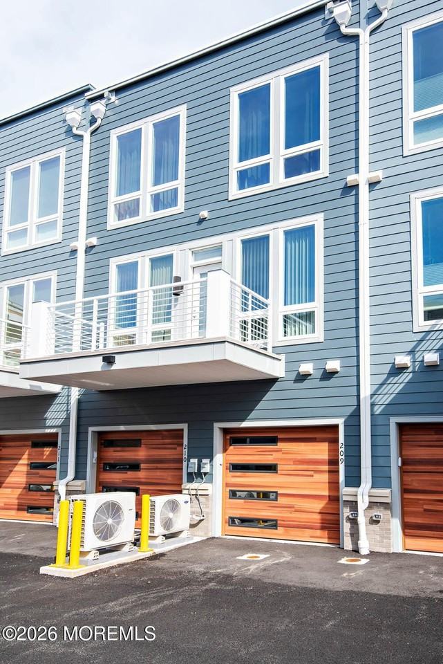 1403 Kingsley St #209 - Photo 7 of 36