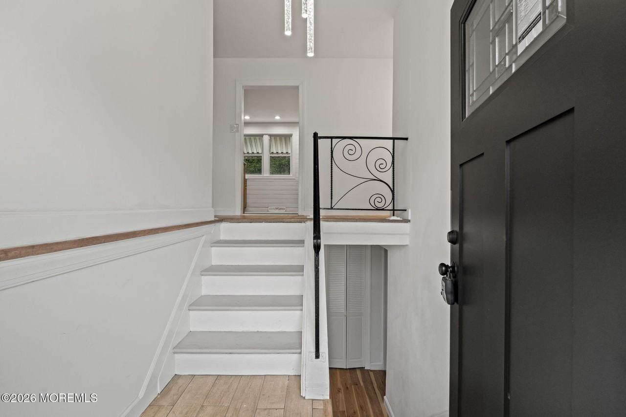 901 Russo Dr - Photo 4 of 33