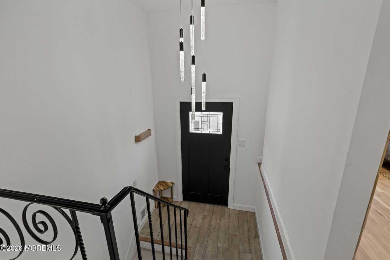 901 Russo Dr - Photo 5 of 33