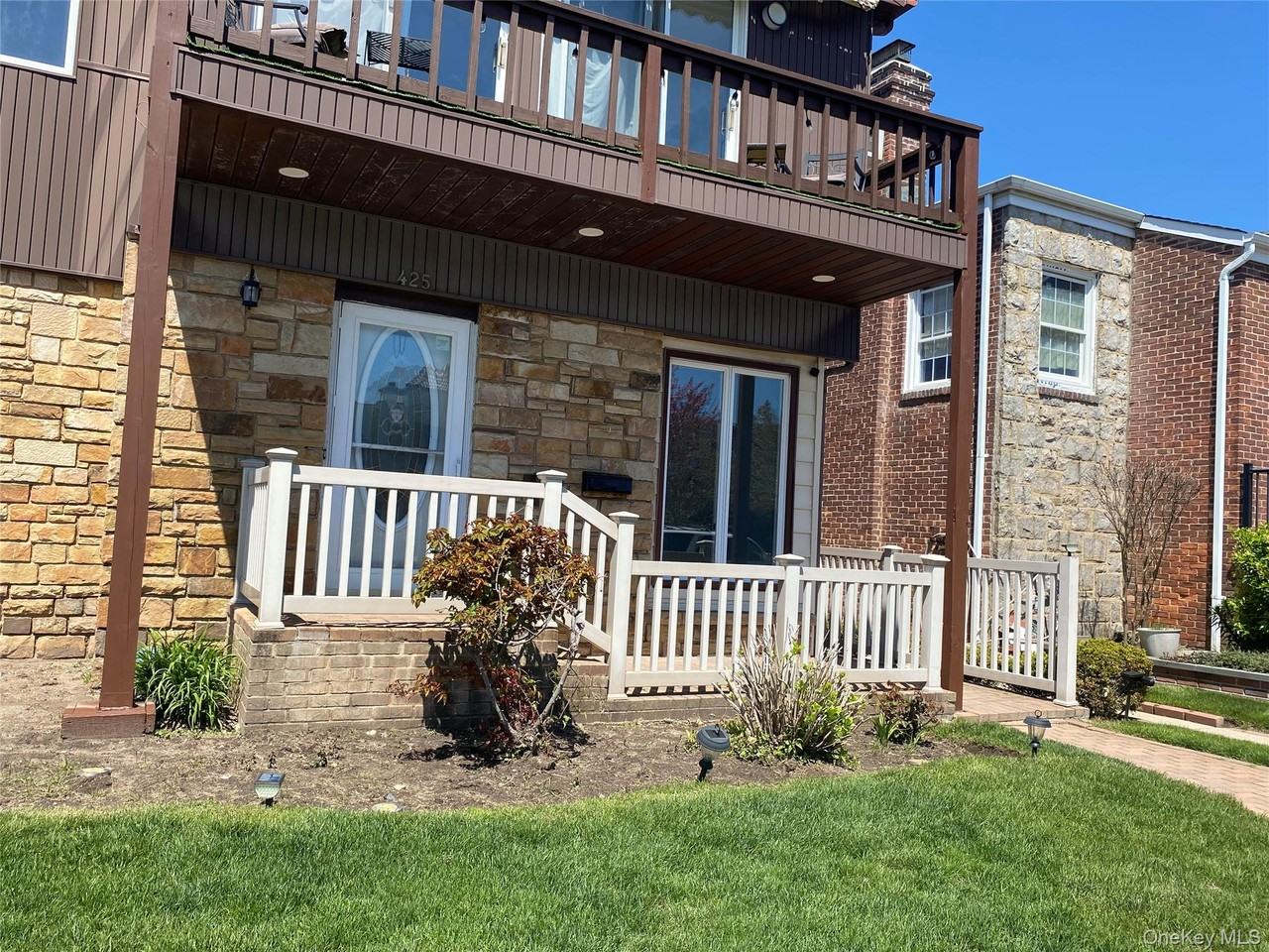 425 E Penn St - Photo 2 of 17