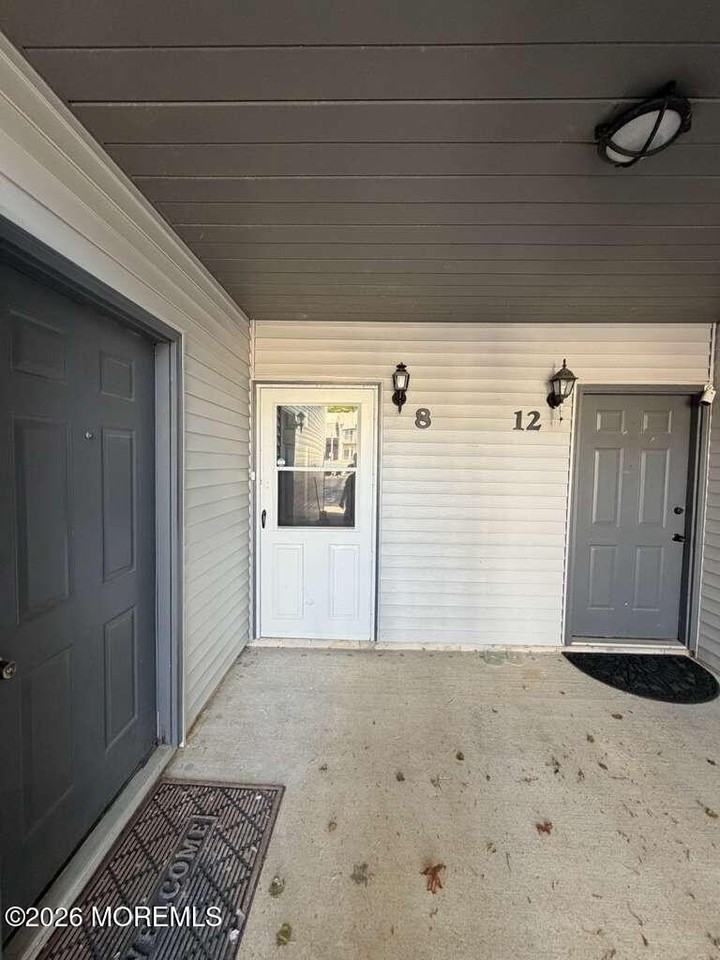 8 Scotch Pine Dr #186 - Photo 2 of 15
