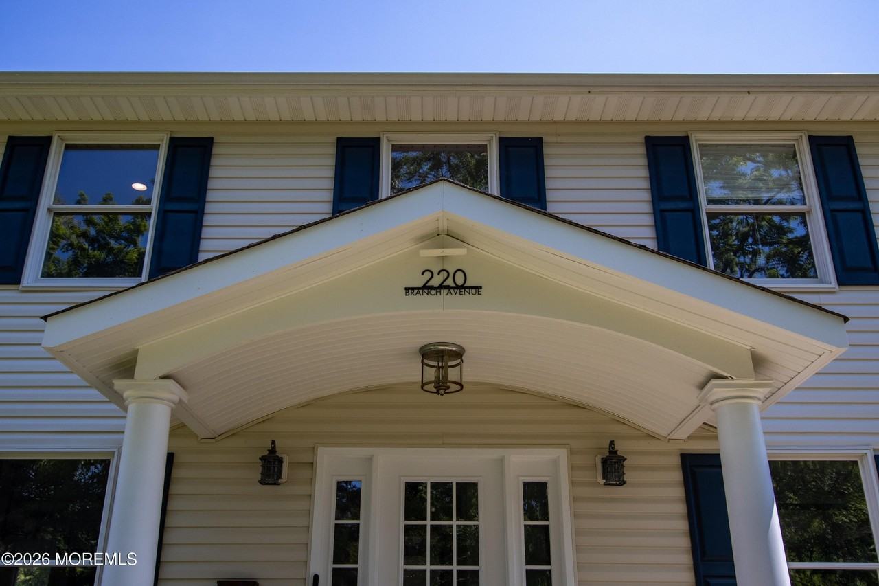 220 Branch Ave - Photo 4 of 50