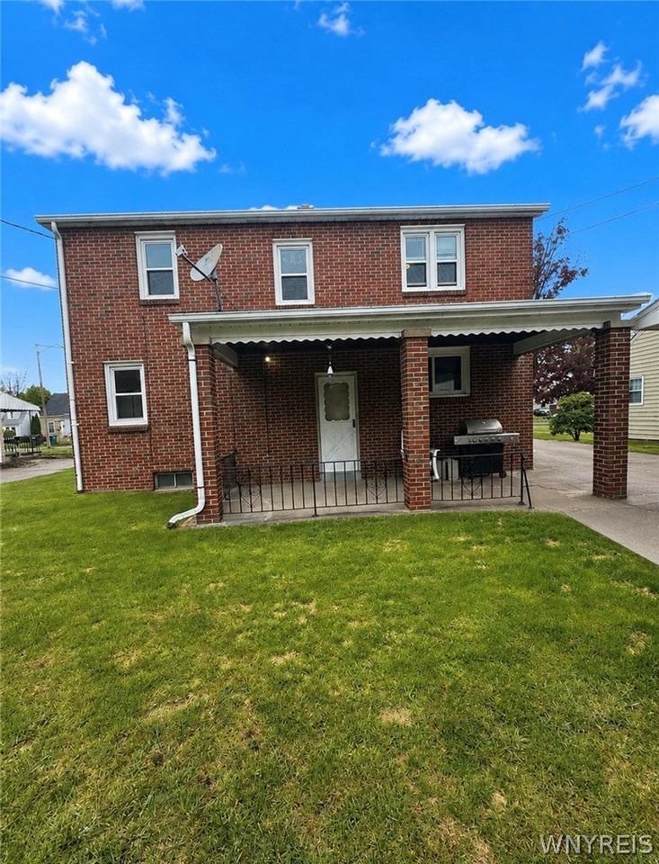 207 Spaulding St - Photo 2 of 10