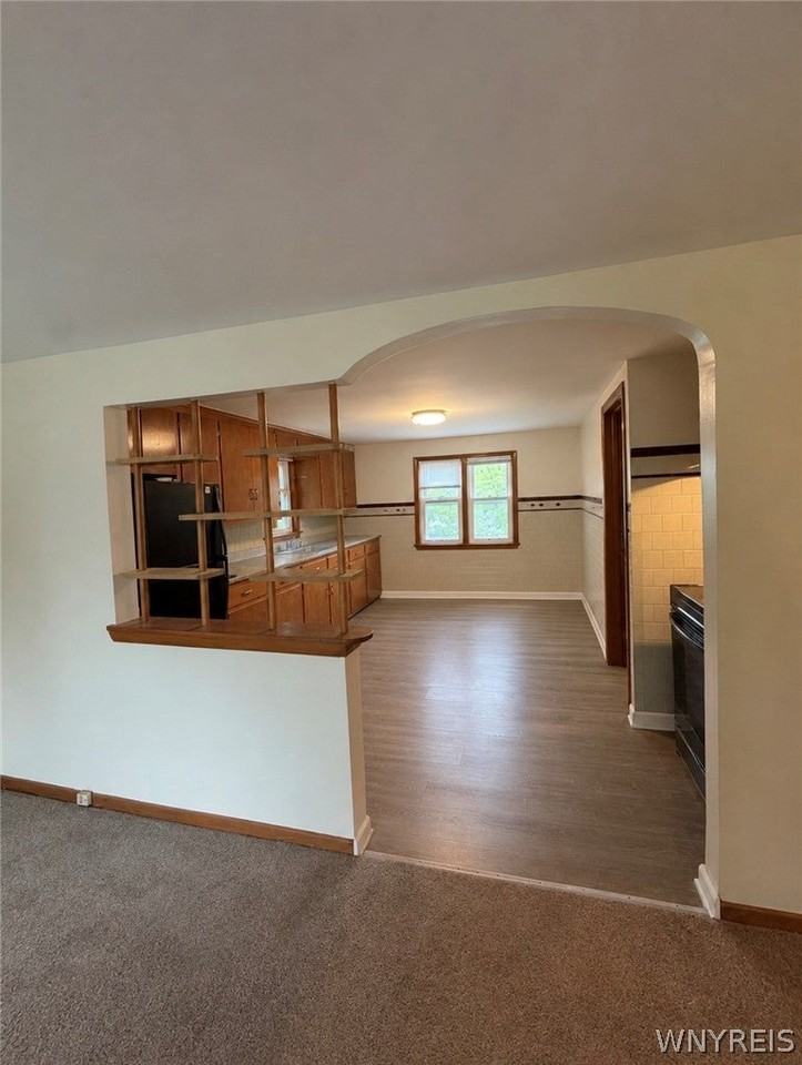 207 Spaulding St - Photo 5 of 10