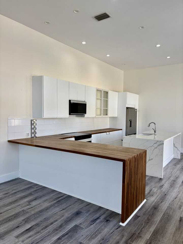5865 Nw 125th Ave - Photo 4 of 27