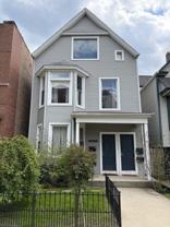 2437 W Ainslie St #1F - Photo 1 of 1