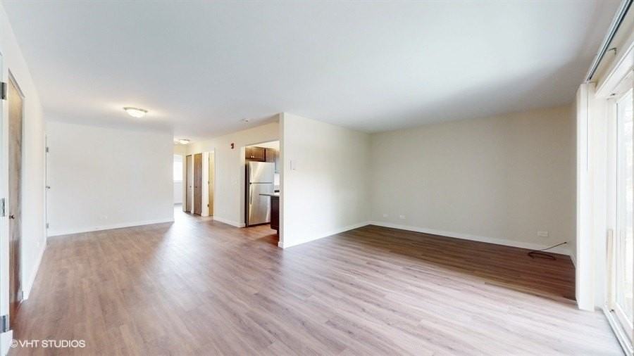 29W542 Country Ridge Dr #E - Photo 5 of 19