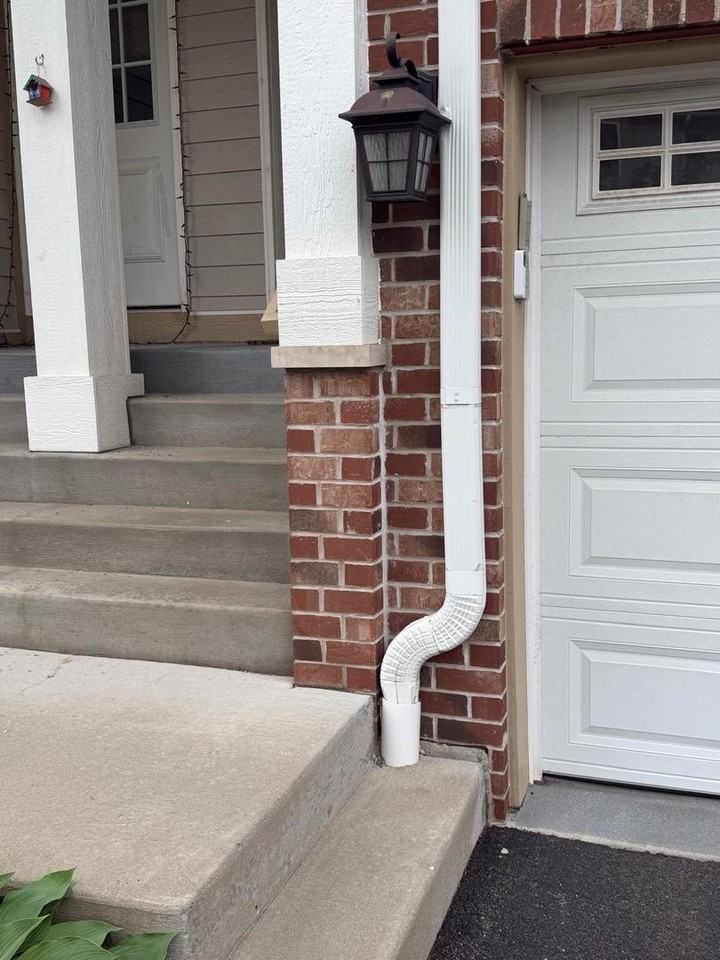 2616 Chelsey St - Photo 2 of 2