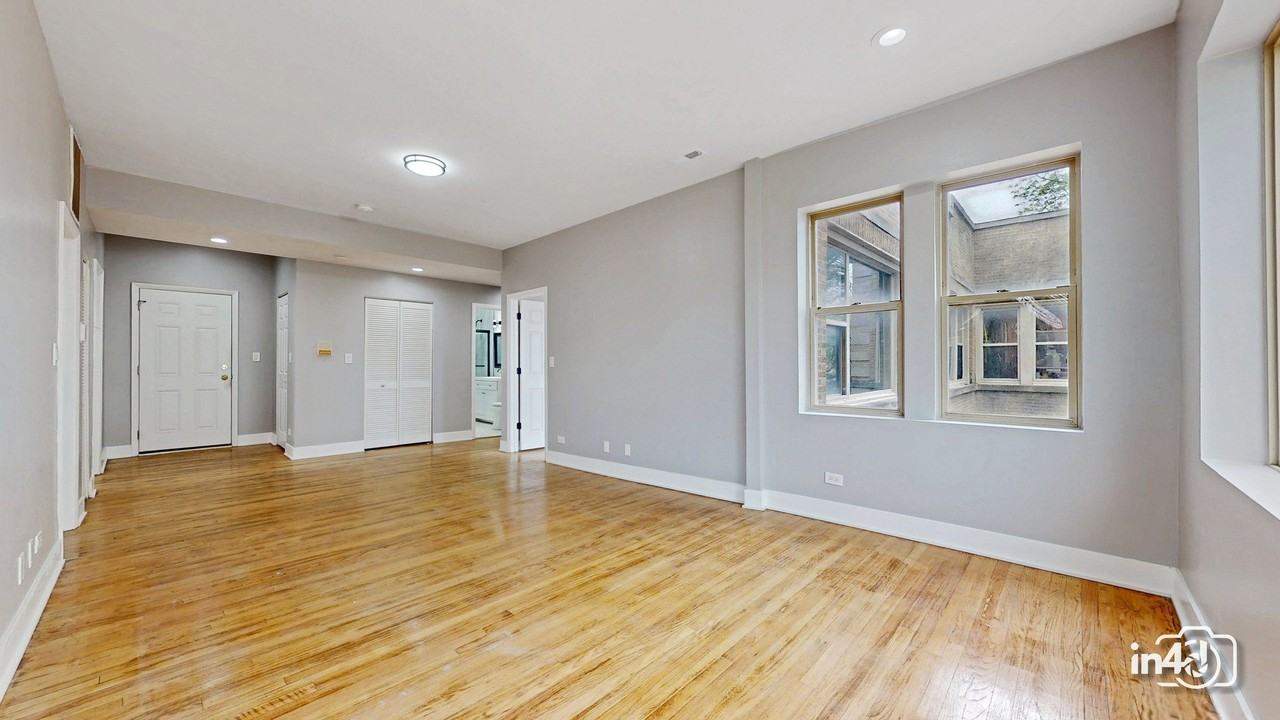 3925 W Ainslie St #3 - Photo 4 of 16