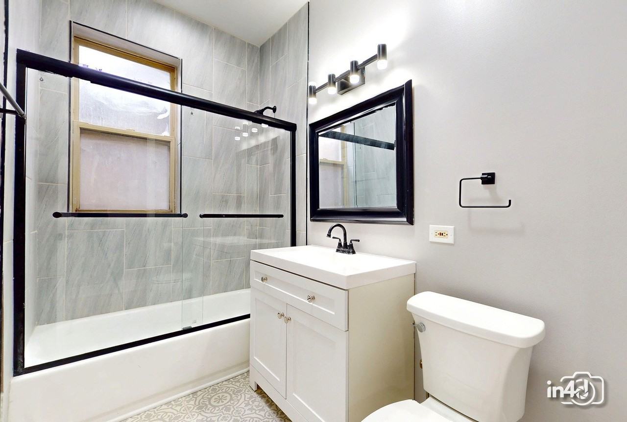 3925 W Ainslie St #3 - Photo 7 of 16