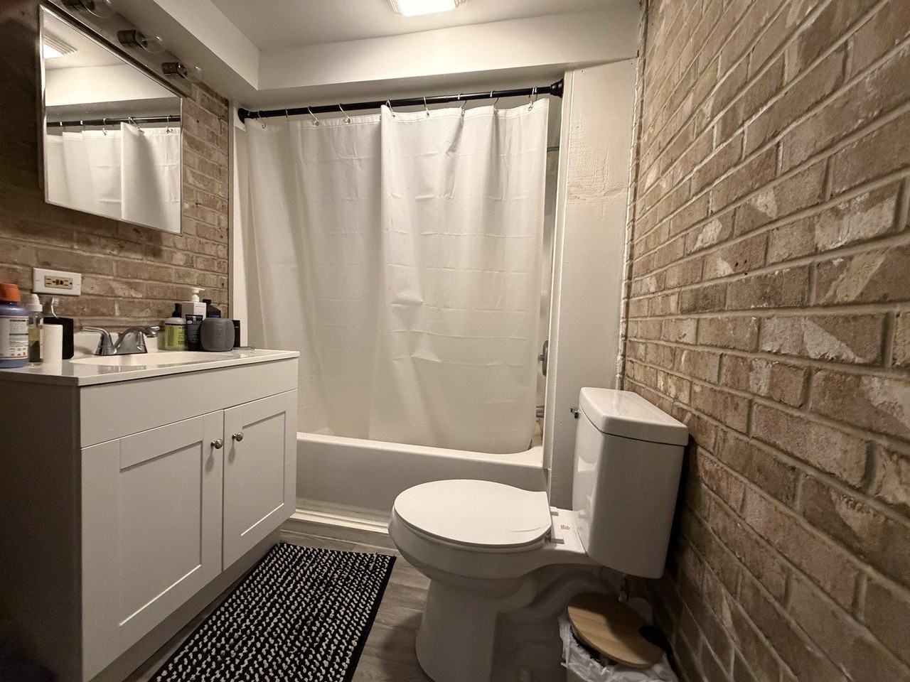 227 W Locust St #1 - Photo 4 of 9