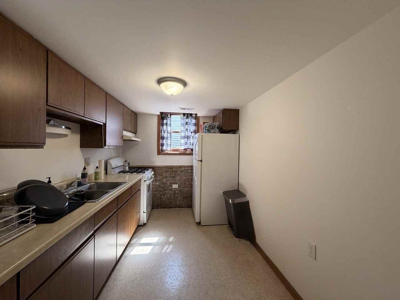 227 W Locust St #1 - Photo 5 of 9