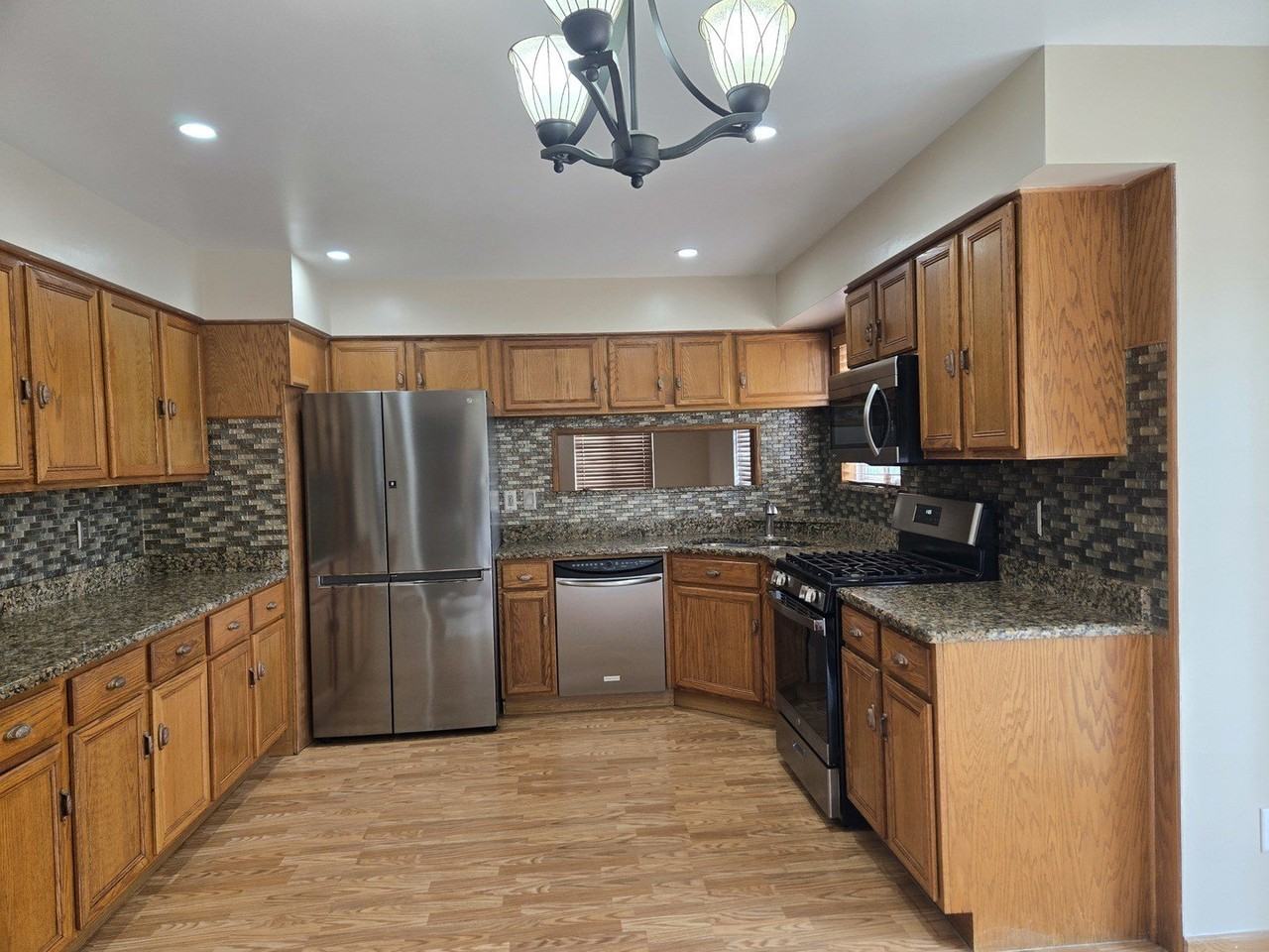 14204 S Lehigh Dr - Photo 2 of 46