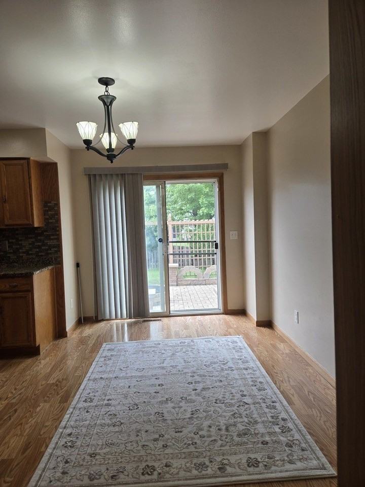 14204 S Lehigh Dr - Photo 4 of 46