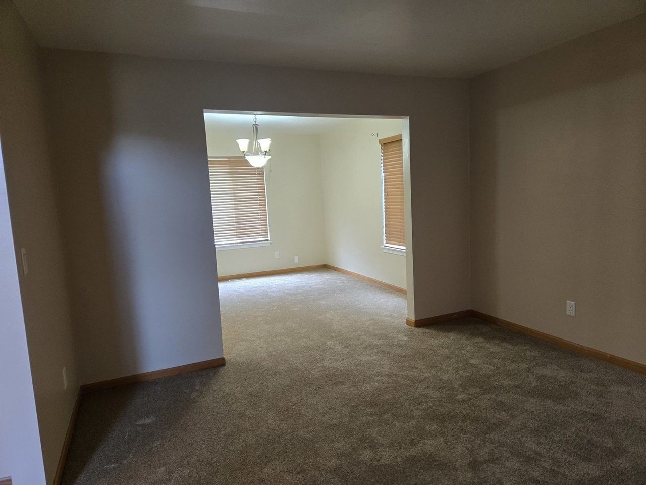 14204 S Lehigh Dr - Photo 6 of 46