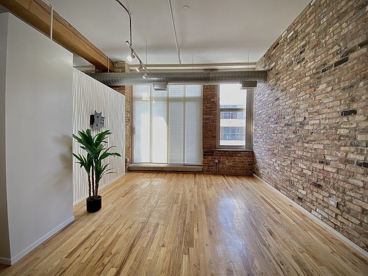 417 S Jefferson St #301B - Photo 3 of 18