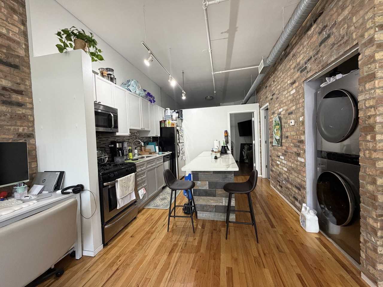 417 S Jefferson St #301B - Photo 4 of 18