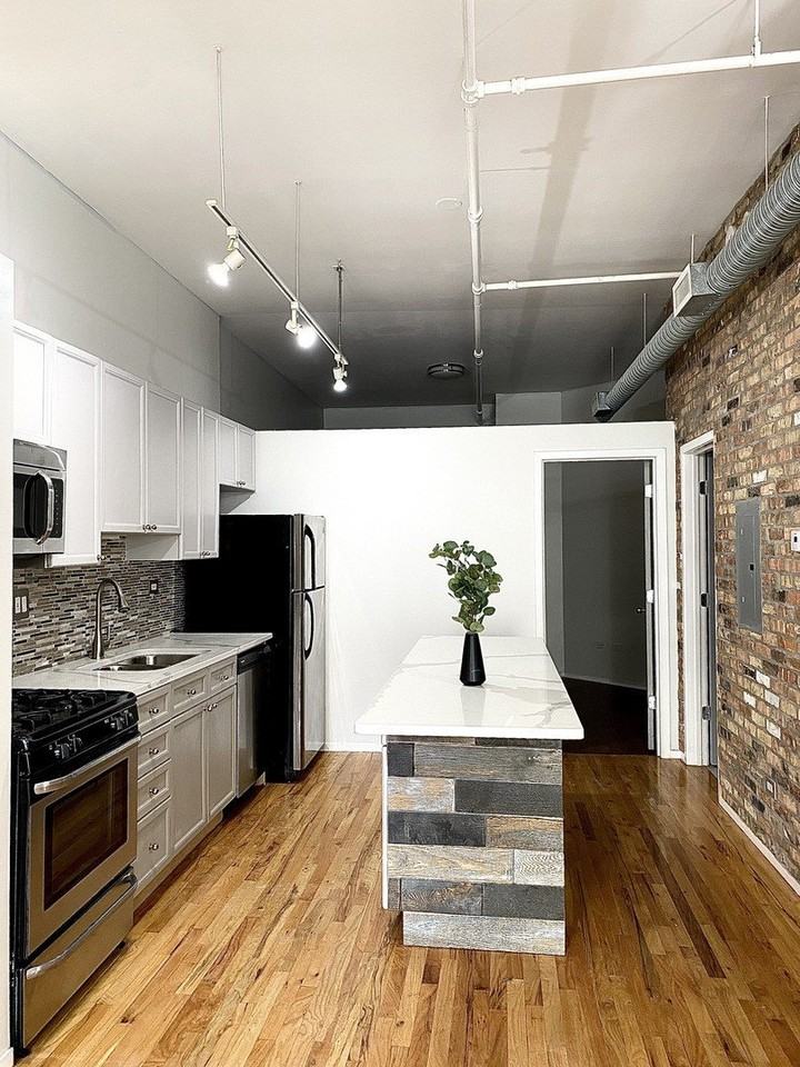 417 S Jefferson St #301B - Photo 5 of 18