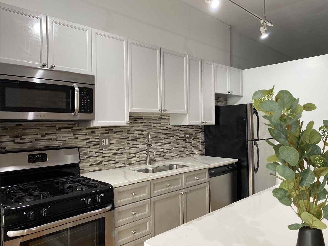 417 S Jefferson St #301B - Photo 6 of 18