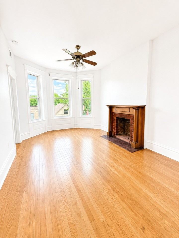 2621 W Crystal St #3 - Photo 2 of 21