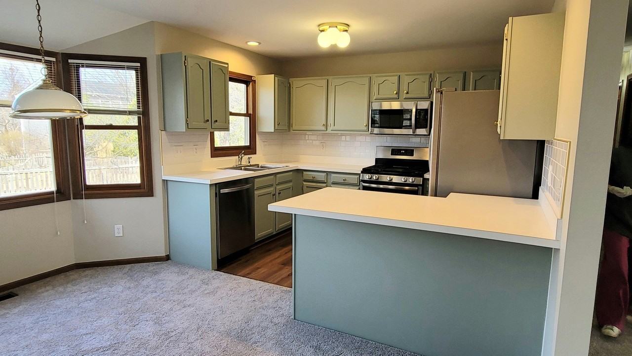2420 Harbor Ct - Photo 6 of 22