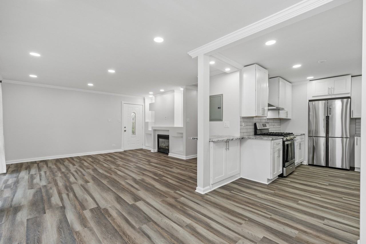 388 Nancy Ln - Photo 4 of 22
