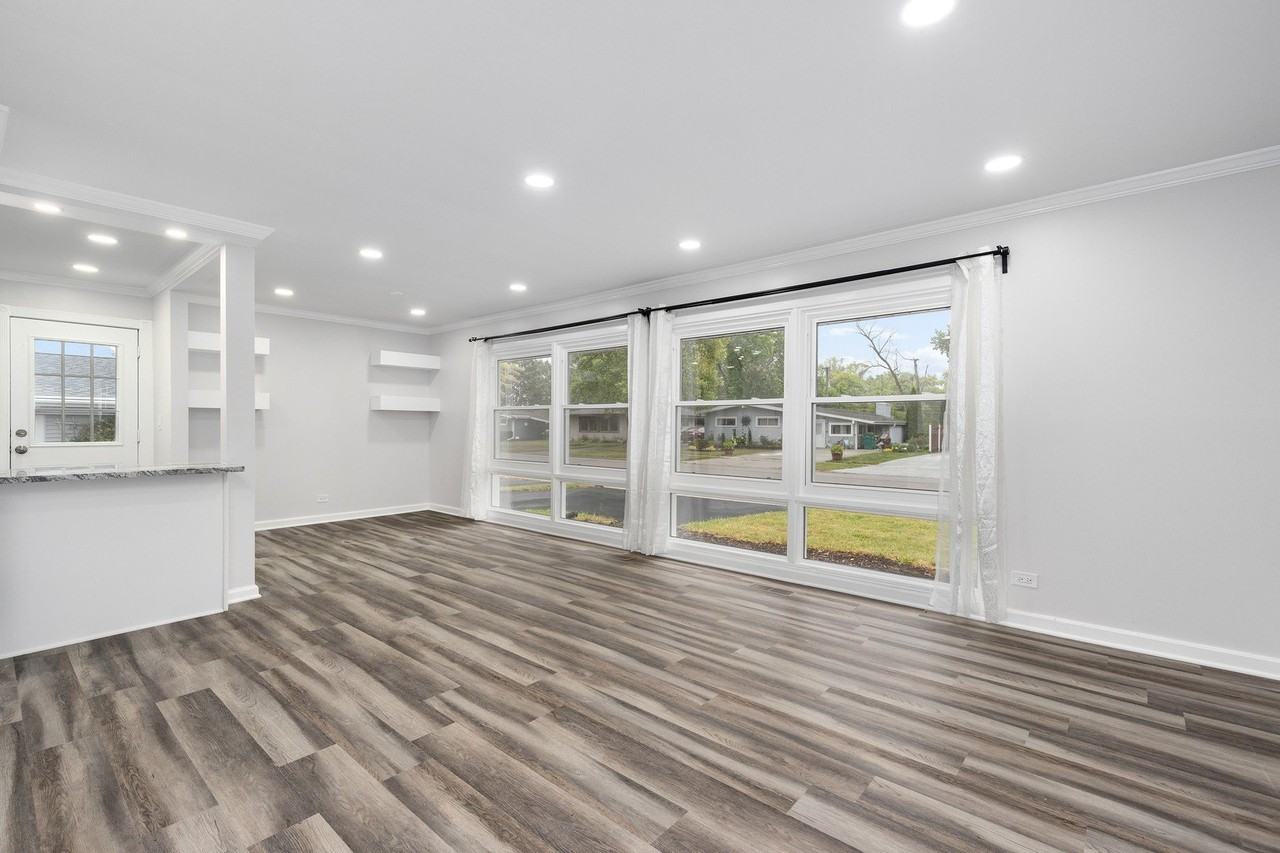 388 Nancy Ln - Photo 6 of 22