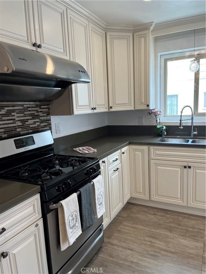 805 S 7th St - Photo 6 of 18