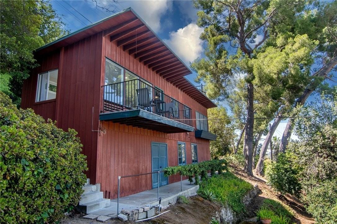 934 Highline Rd - Photo 2 of 29