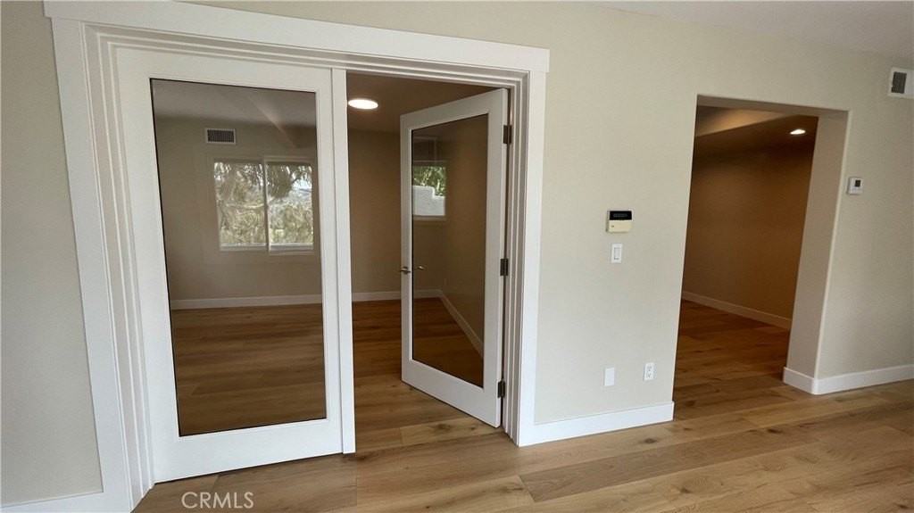 2183 Argyle Ave - Photo 7 of 21