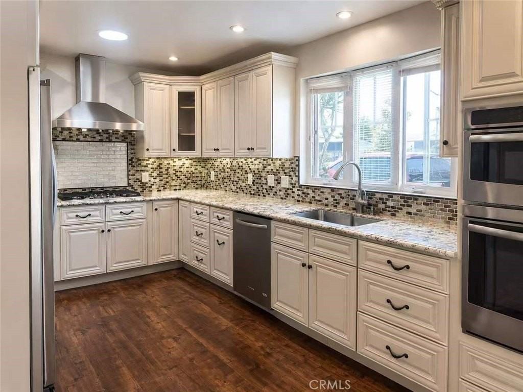 1926 E Rowland Ave - Photo 7 of 26