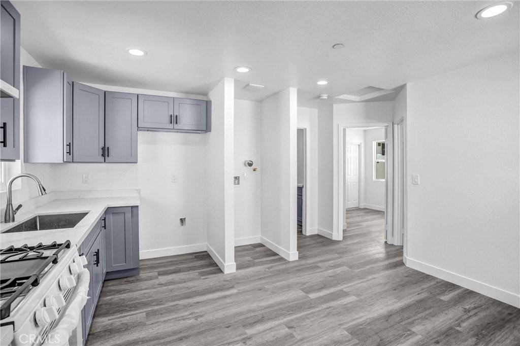 1021 Columbia St #2 - Photo 6 of 15