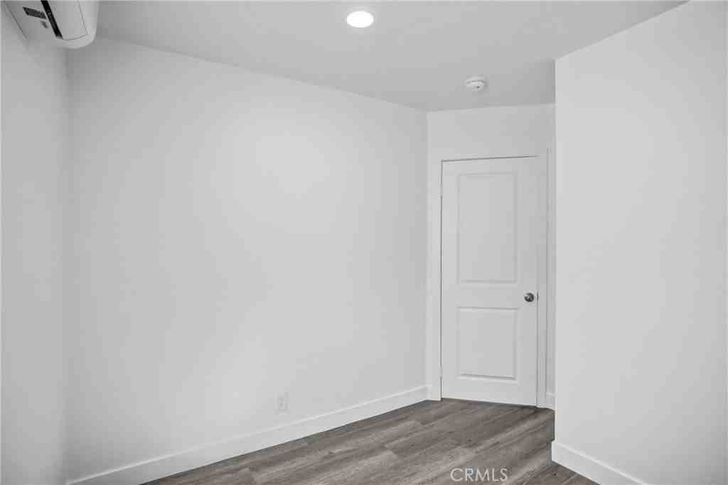 1021 Columbia St #2 - Photo 7 of 15