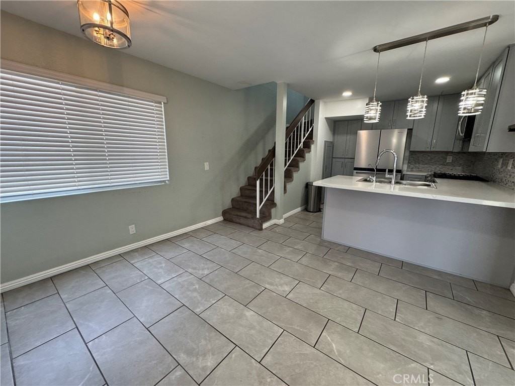 810 W Lambert Rd - Photo 2 of 31