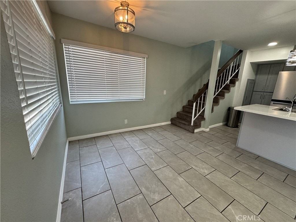 810 W Lambert Rd - Photo 3 of 31