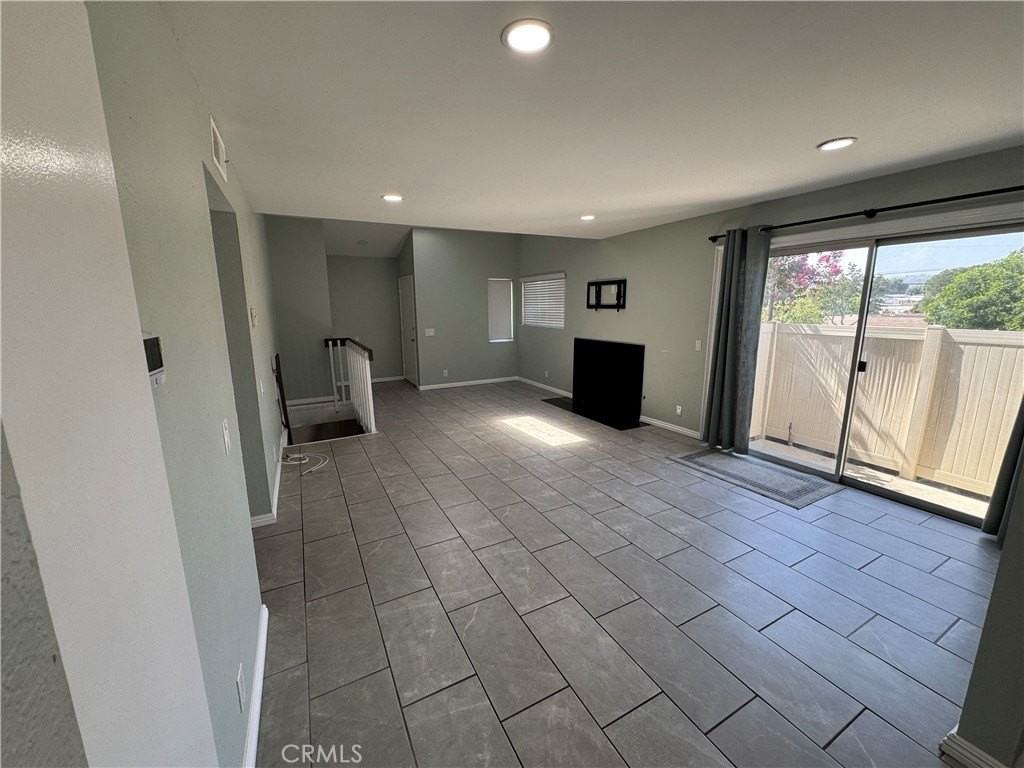 810 W Lambert Rd - Photo 6 of 31