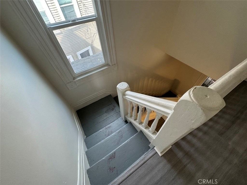 614 E 23rd St - Photo 2 of 32