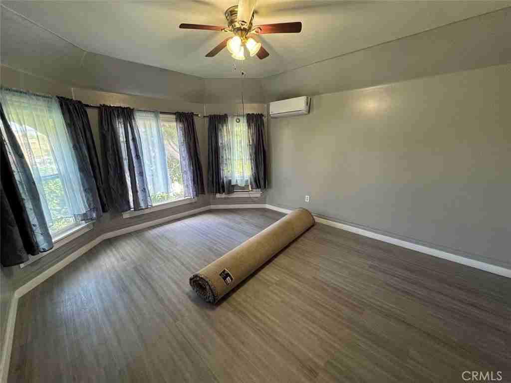 614 E 23rd St - Photo 7 of 32