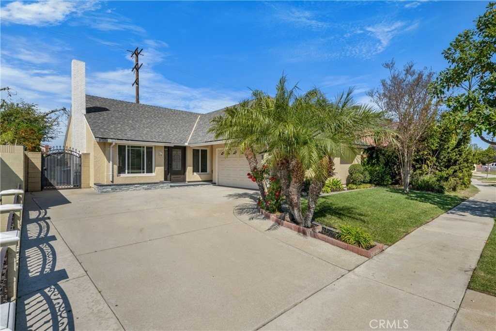 17825 Holmes Ave - Photo 3 of 40