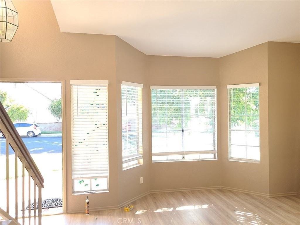 41929 Humber Dr - Photo 2 of 22