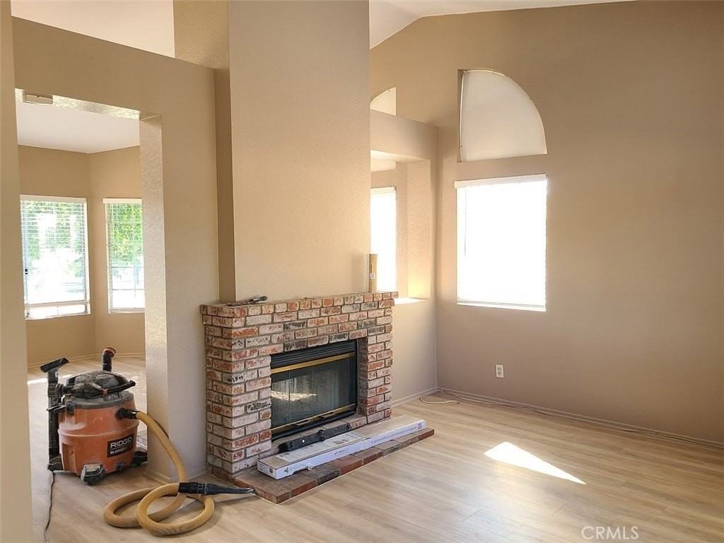 41929 Humber Dr - Photo 4 of 22