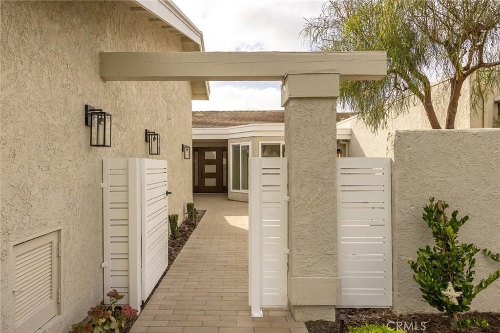 3 Breakwater Dr - Photo 2 of 49