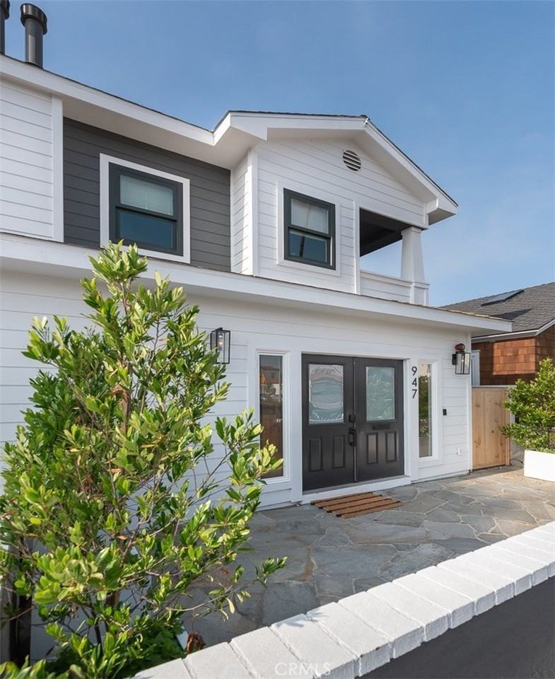 947 W Balboa Blvd - Photo 2 of 29