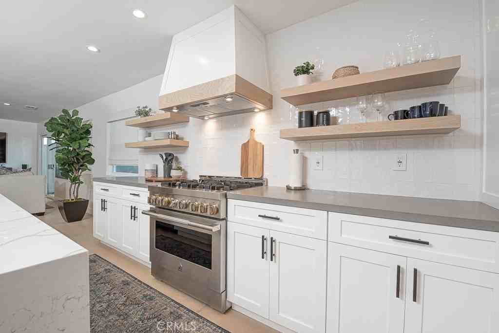 947 W Balboa Blvd - Photo 5 of 29