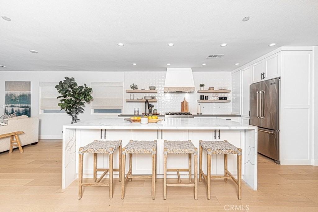 947 W Balboa Blvd - Photo 7 of 29