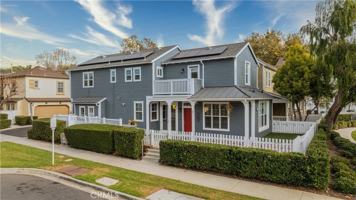 featured image of 2 Lindenwood Farm