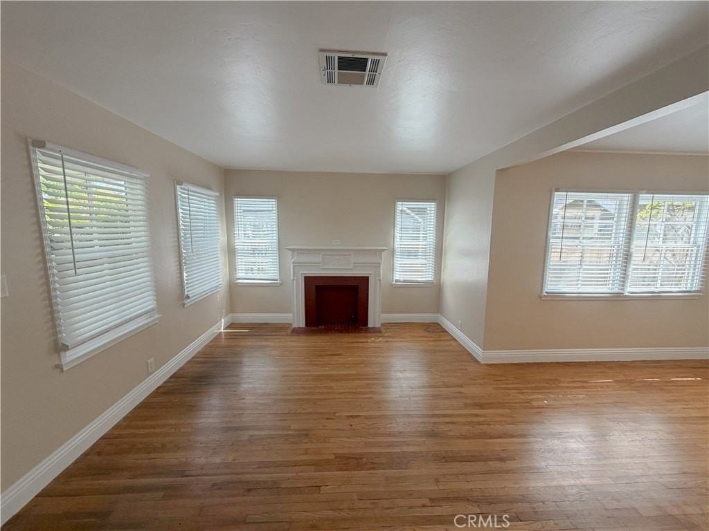 126 S Batavia St - Photo 7 of 22