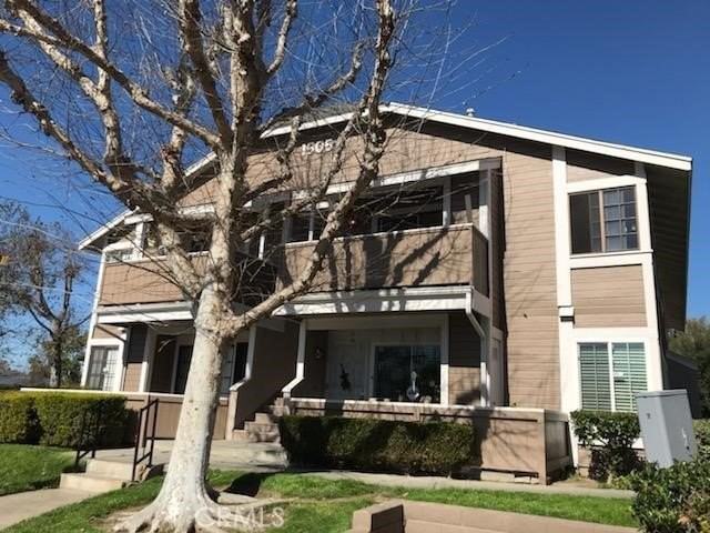 1505 S Raitt St - Photo 2 of 14