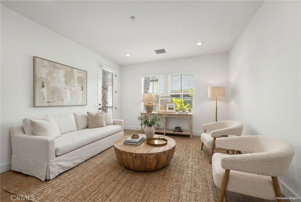 506 S Melrose St - Photo 2 of 36