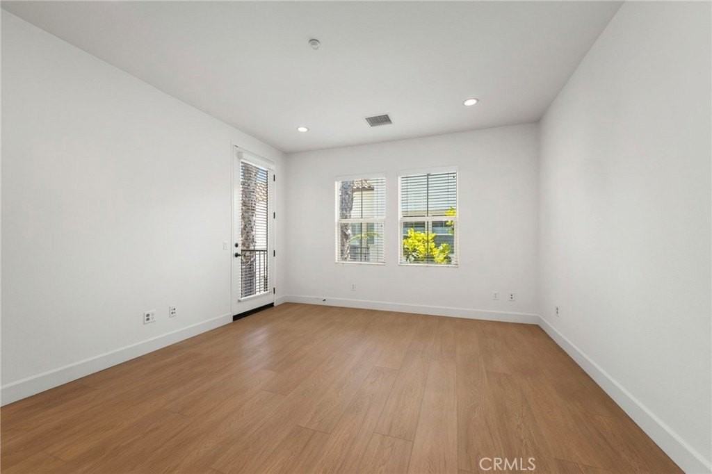 506 S Melrose St - Photo 3 of 36